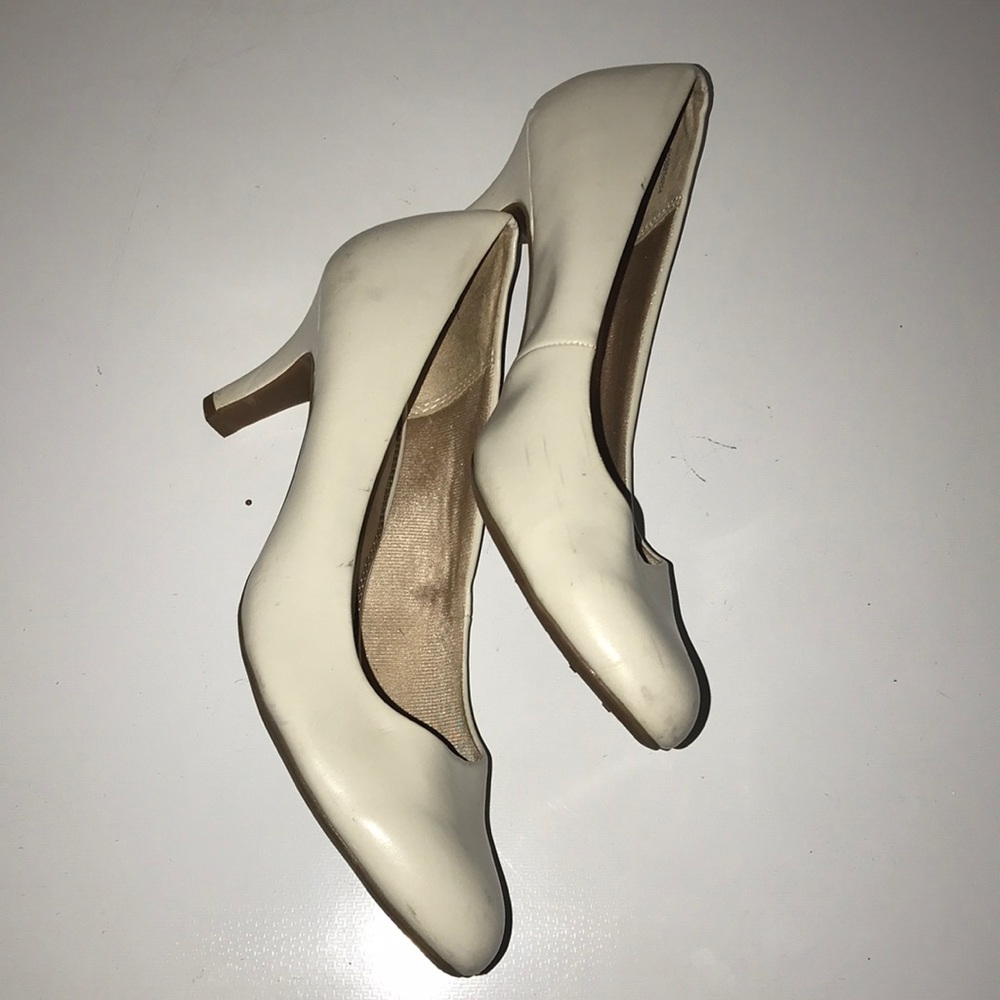 Shoes - Picture 2 of 3